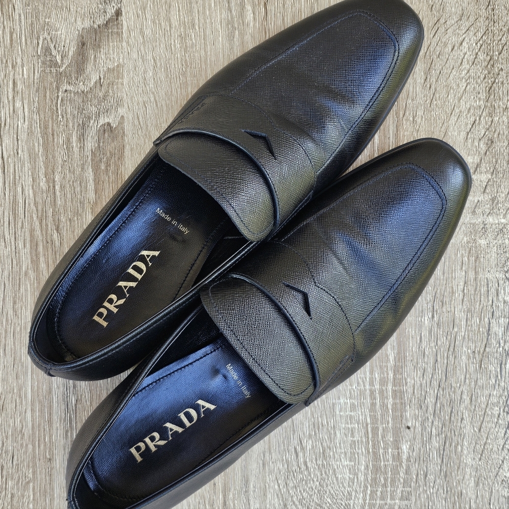 Mens PRADA Black Saffiano Leather Loafers Sz 10